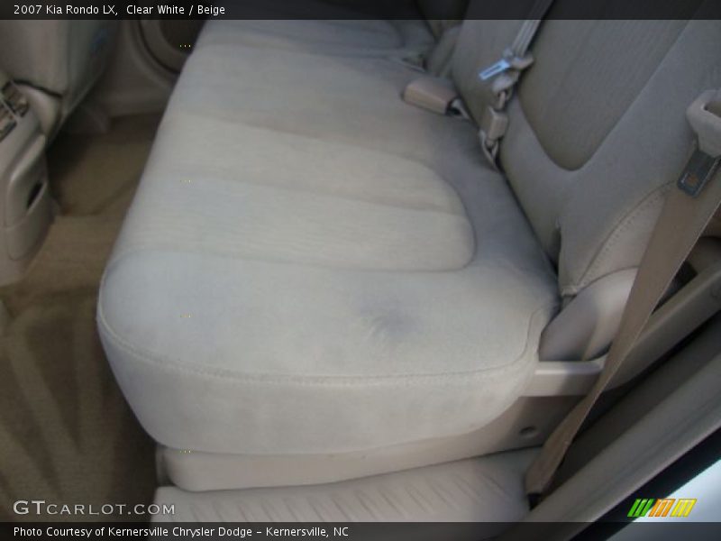 Clear White / Beige 2007 Kia Rondo LX