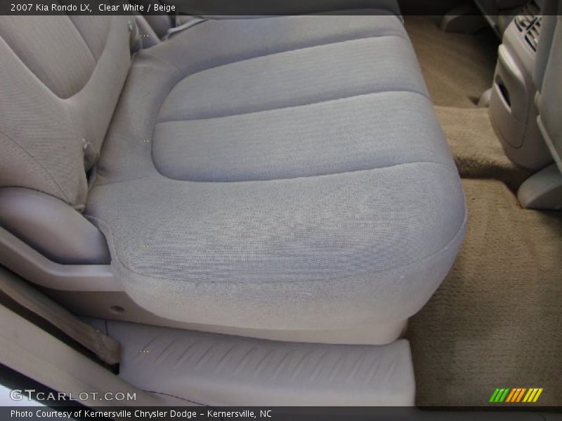 Clear White / Beige 2007 Kia Rondo LX