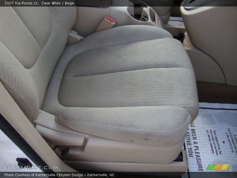 Clear White / Beige 2007 Kia Rondo LX