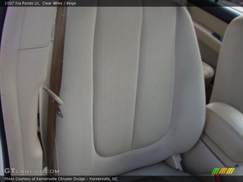 Clear White / Beige 2007 Kia Rondo LX
