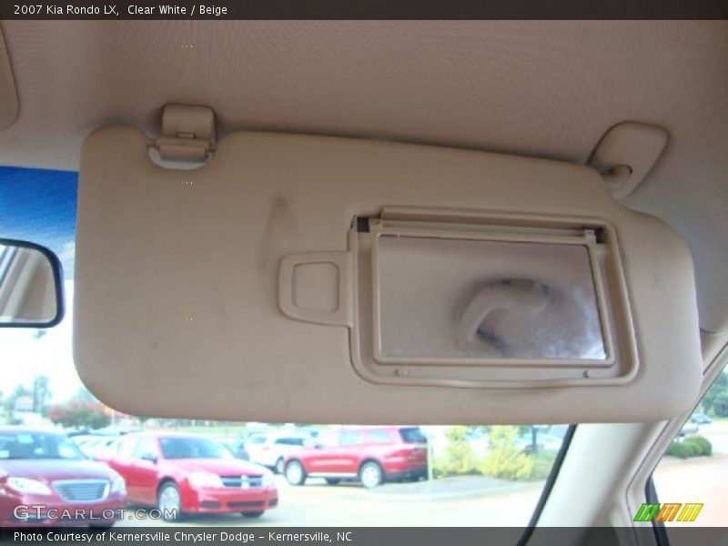 Clear White / Beige 2007 Kia Rondo LX