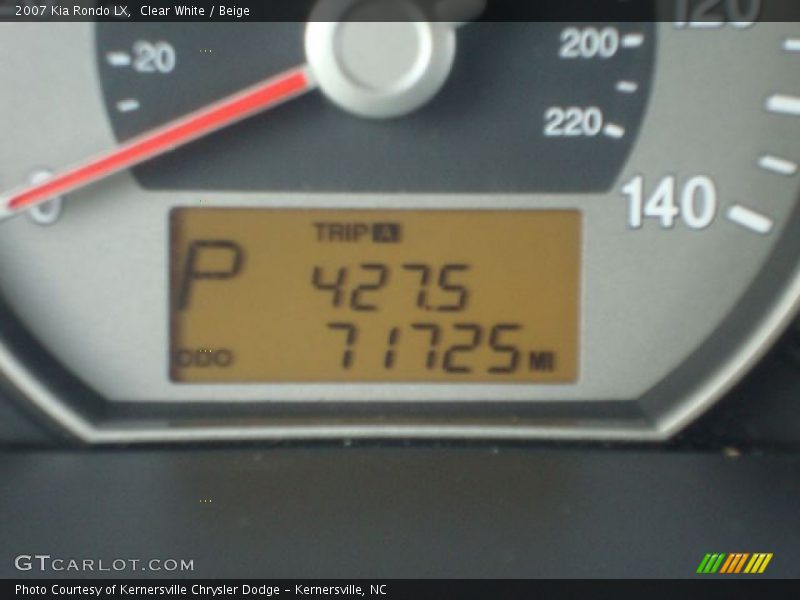Clear White / Beige 2007 Kia Rondo LX
