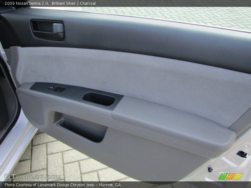 Brilliant Silver / Charcoal 2009 Nissan Sentra 2.0