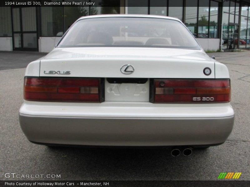 Diamond White Pearl / Ivory 1994 Lexus ES 300