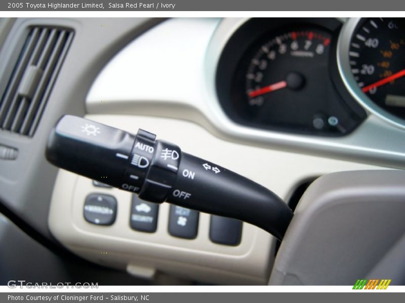 Salsa Red Pearl / Ivory 2005 Toyota Highlander Limited