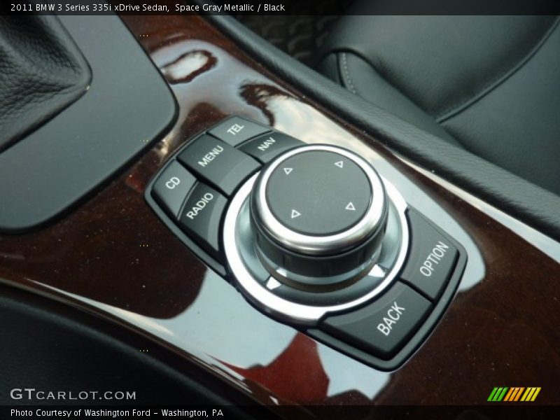 Controls of 2011 3 Series 335i xDrive Sedan