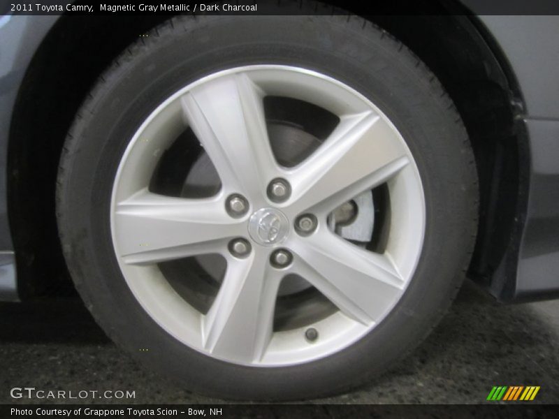 Magnetic Gray Metallic / Dark Charcoal 2011 Toyota Camry