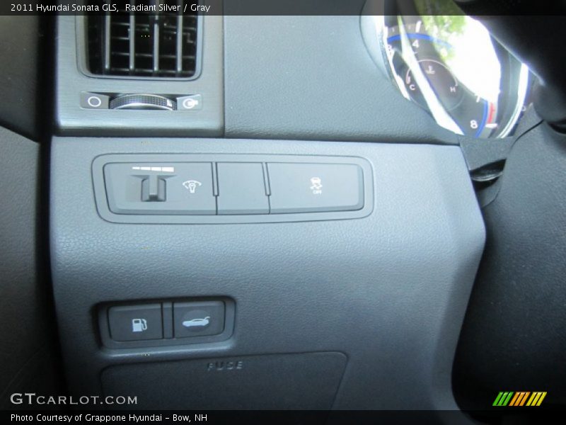 Radiant Silver / Gray 2011 Hyundai Sonata GLS