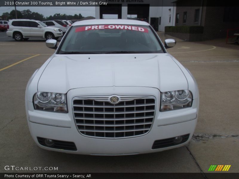 Bright White / Dark Slate Gray 2010 Chrysler 300 Touring