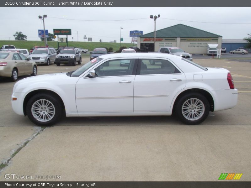 Bright White / Dark Slate Gray 2010 Chrysler 300 Touring