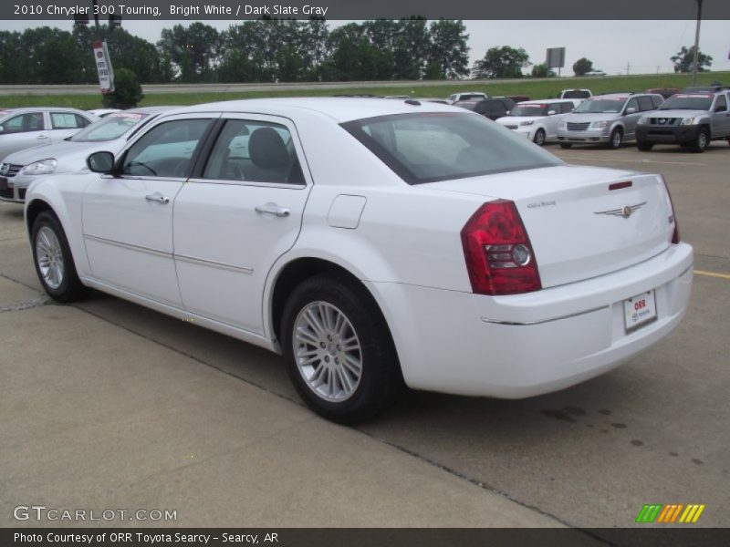 Bright White / Dark Slate Gray 2010 Chrysler 300 Touring