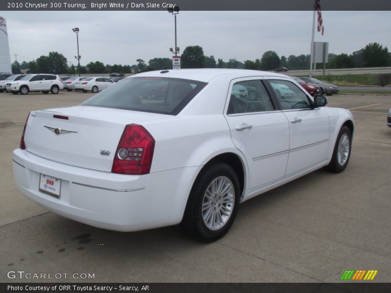 Bright White / Dark Slate Gray 2010 Chrysler 300 Touring