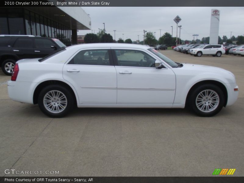 Bright White / Dark Slate Gray 2010 Chrysler 300 Touring