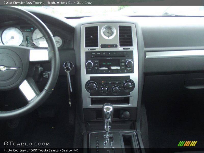 Bright White / Dark Slate Gray 2010 Chrysler 300 Touring