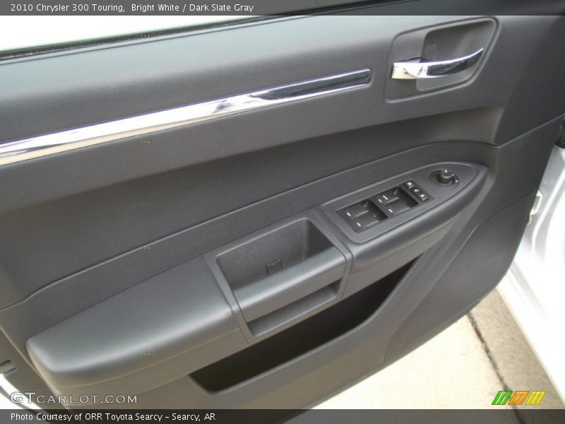 Bright White / Dark Slate Gray 2010 Chrysler 300 Touring