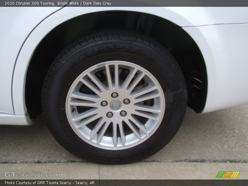 Bright White / Dark Slate Gray 2010 Chrysler 300 Touring