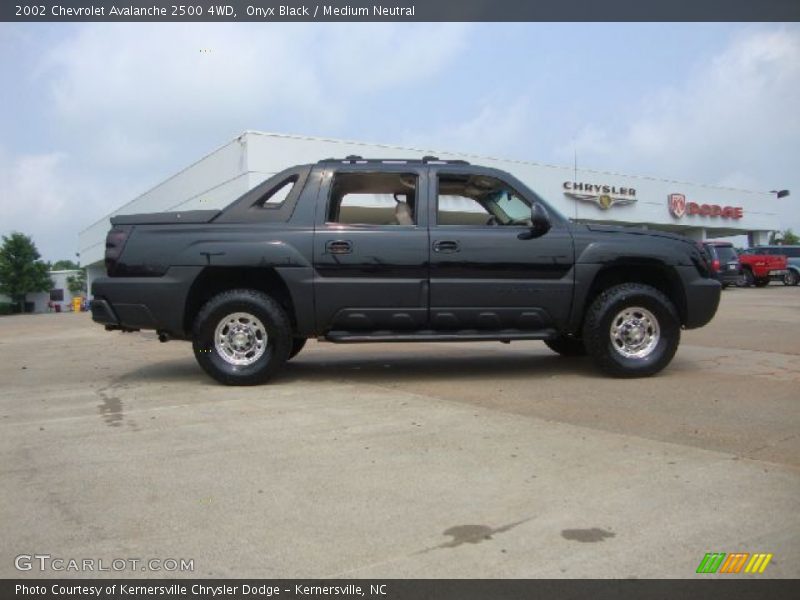 Onyx Black / Medium Neutral 2002 Chevrolet Avalanche 2500 4WD