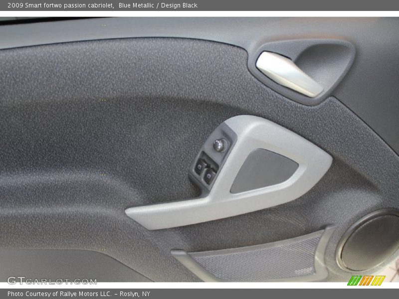 Door Panel of 2009 fortwo passion cabriolet