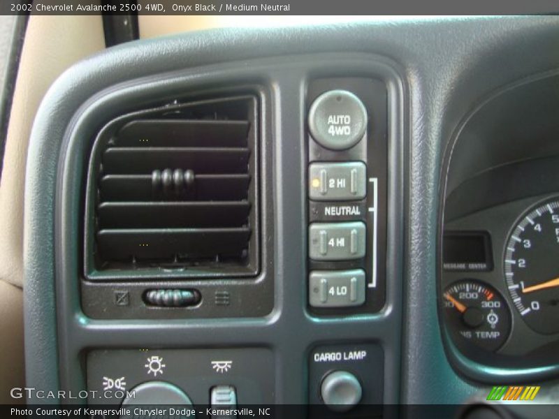 Onyx Black / Medium Neutral 2002 Chevrolet Avalanche 2500 4WD