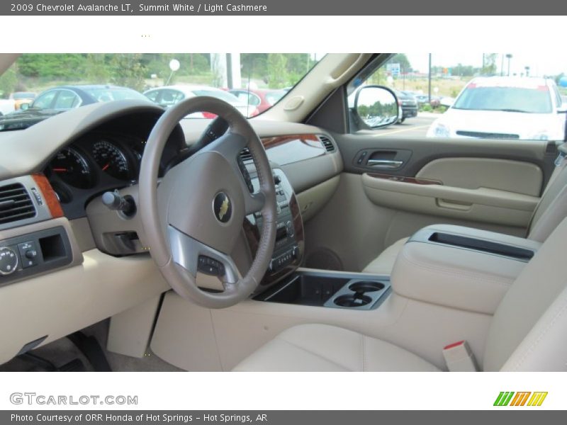 Summit White / Light Cashmere 2009 Chevrolet Avalanche LT