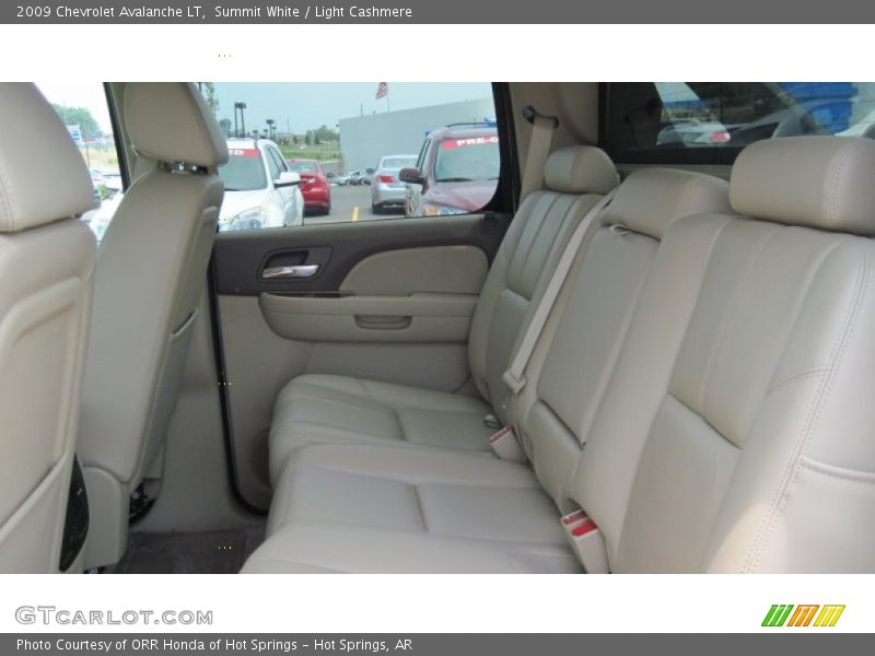 Summit White / Light Cashmere 2009 Chevrolet Avalanche LT