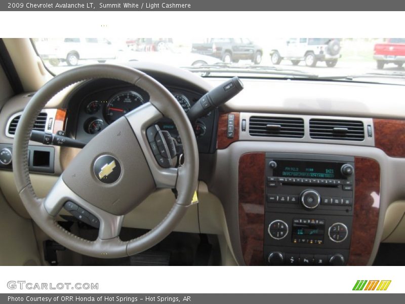 Summit White / Light Cashmere 2009 Chevrolet Avalanche LT