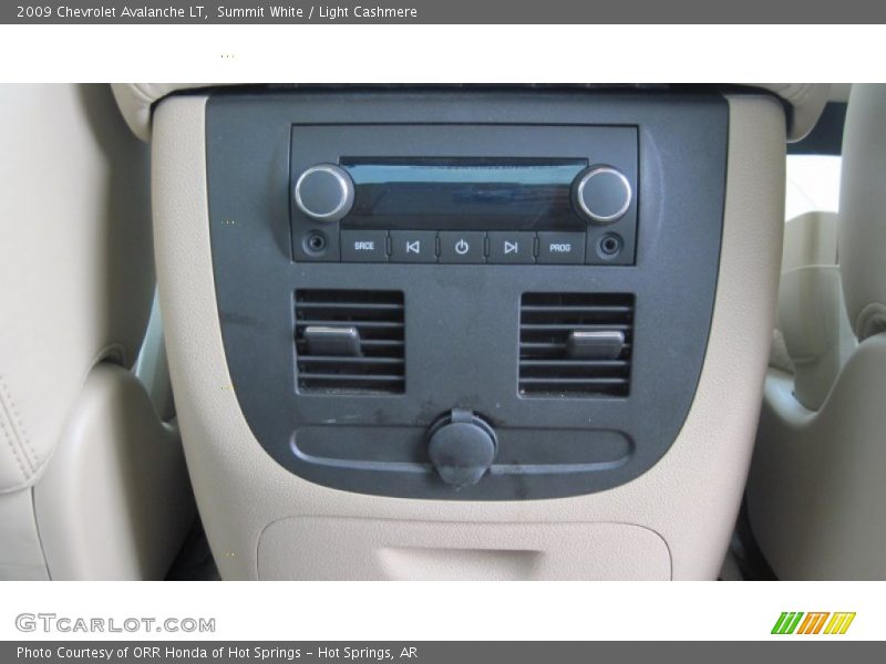 Summit White / Light Cashmere 2009 Chevrolet Avalanche LT