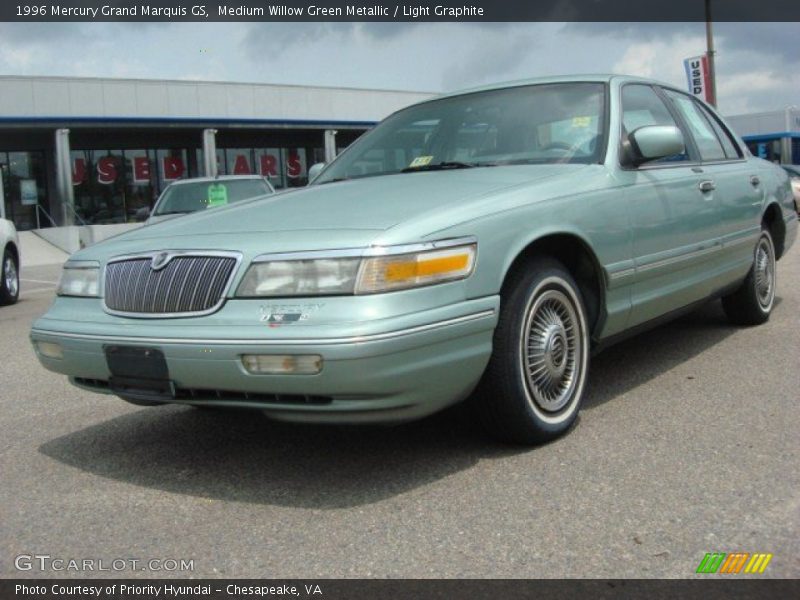 Front 3/4 View of 1996 Grand Marquis GS