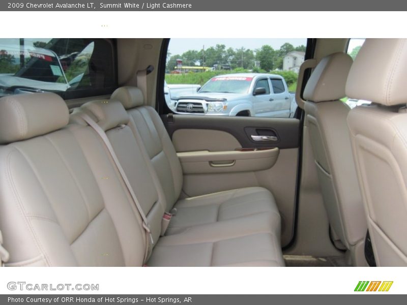 Summit White / Light Cashmere 2009 Chevrolet Avalanche LT