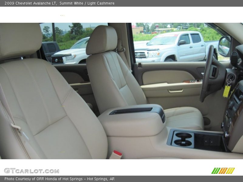 Summit White / Light Cashmere 2009 Chevrolet Avalanche LT