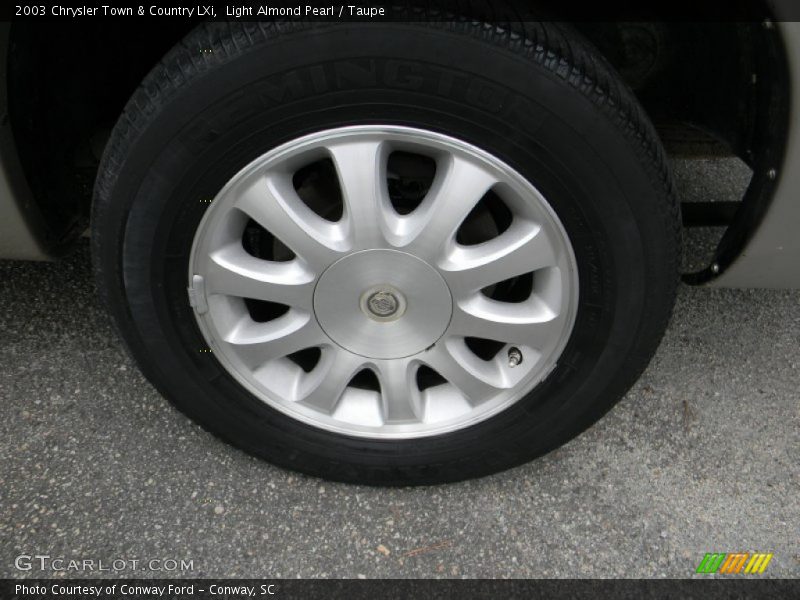 Light Almond Pearl / Taupe 2003 Chrysler Town & Country LXi