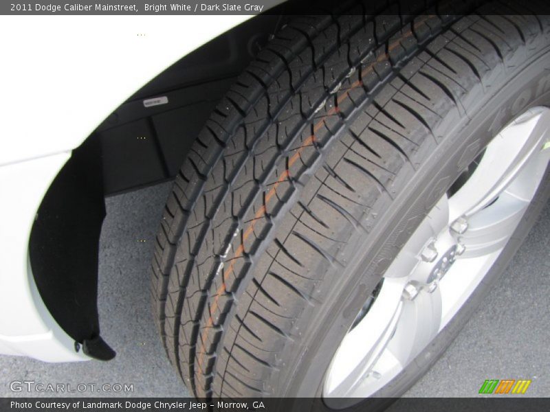 Bright White / Dark Slate Gray 2011 Dodge Caliber Mainstreet