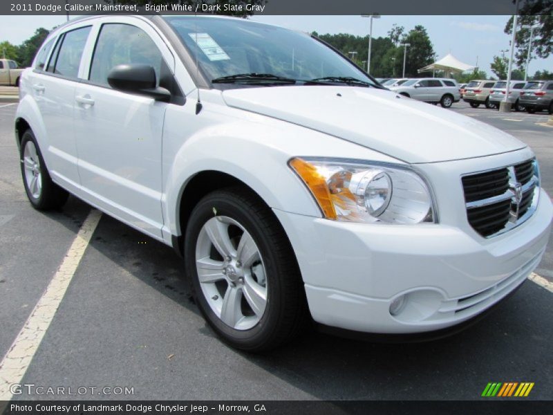 Bright White / Dark Slate Gray 2011 Dodge Caliber Mainstreet