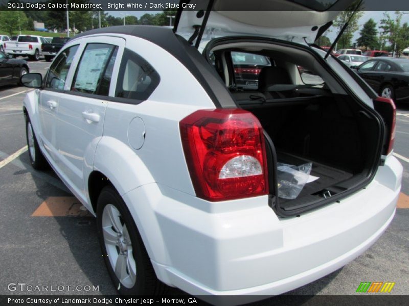 Bright White / Dark Slate Gray 2011 Dodge Caliber Mainstreet