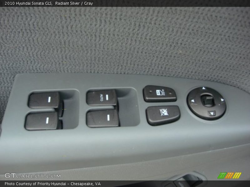 Radiant Silver / Gray 2010 Hyundai Sonata GLS
