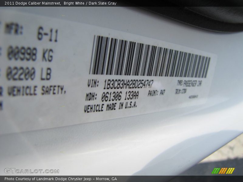 Bright White / Dark Slate Gray 2011 Dodge Caliber Mainstreet