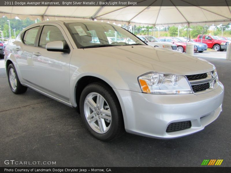 Bright Silver Metallic / Black/Light Frost Beige 2011 Dodge Avenger Mainstreet