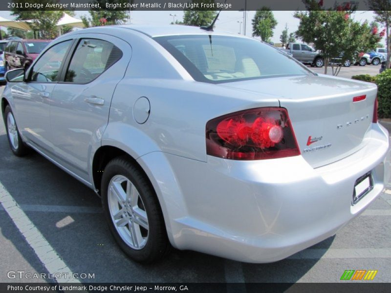 Bright Silver Metallic / Black/Light Frost Beige 2011 Dodge Avenger Mainstreet