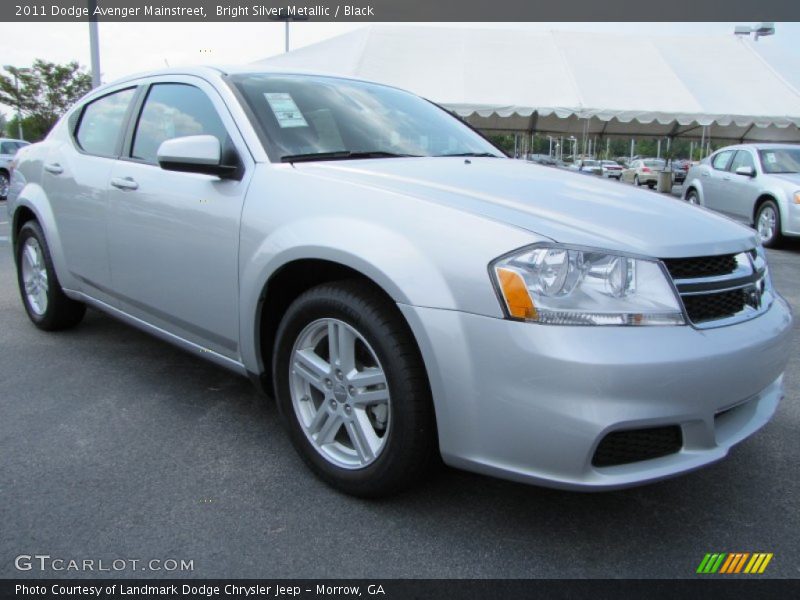 Bright Silver Metallic / Black 2011 Dodge Avenger Mainstreet