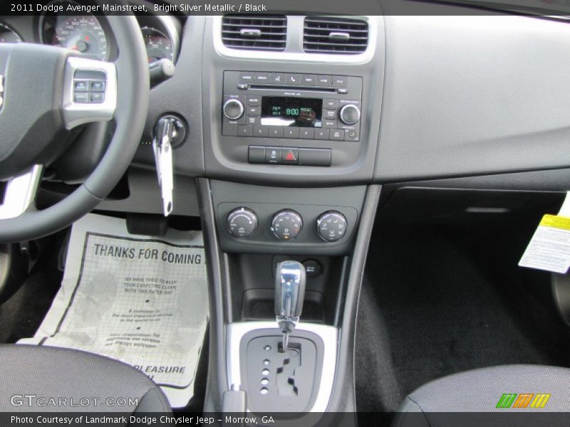 Bright Silver Metallic / Black 2011 Dodge Avenger Mainstreet