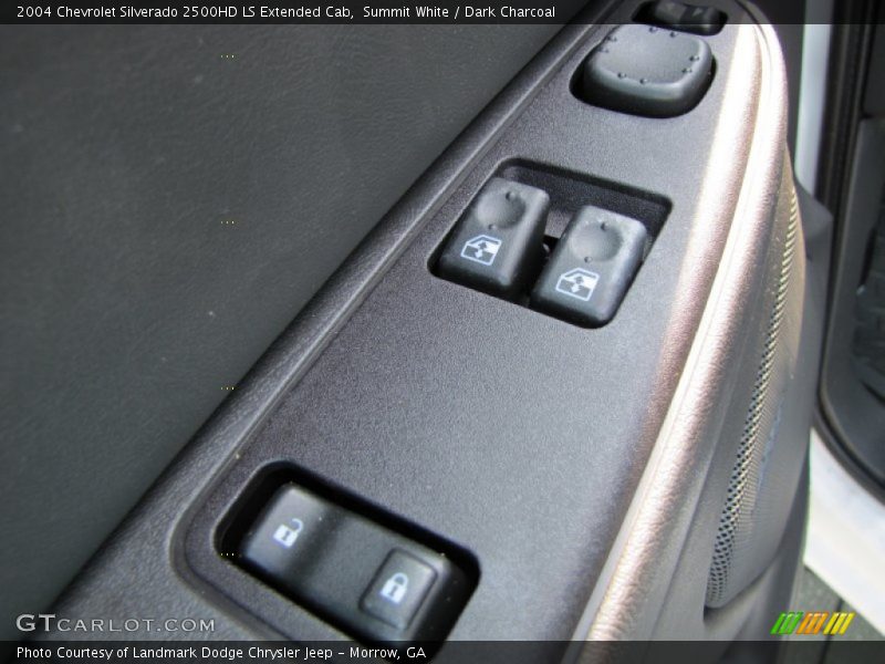 Summit White / Dark Charcoal 2004 Chevrolet Silverado 2500HD LS Extended Cab