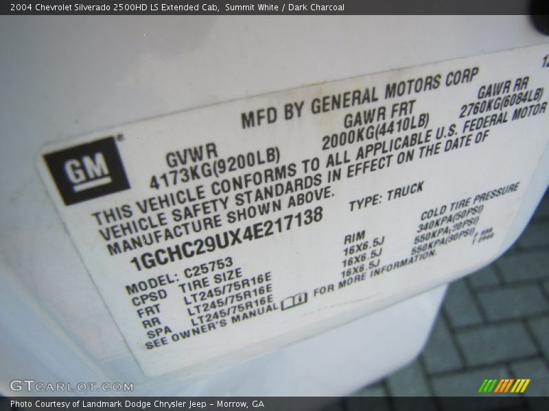 Summit White / Dark Charcoal 2004 Chevrolet Silverado 2500HD LS Extended Cab