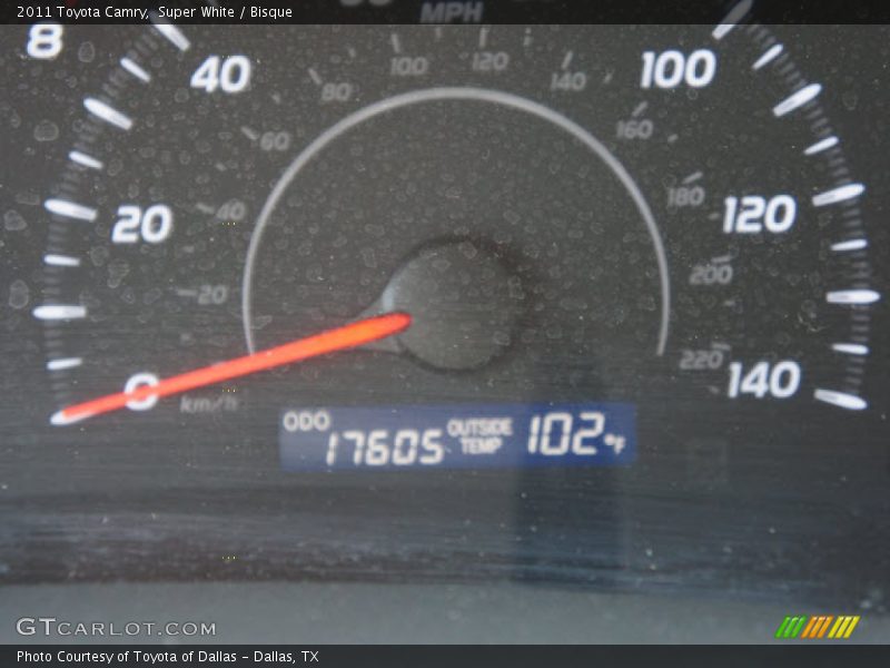 Super White / Bisque 2011 Toyota Camry