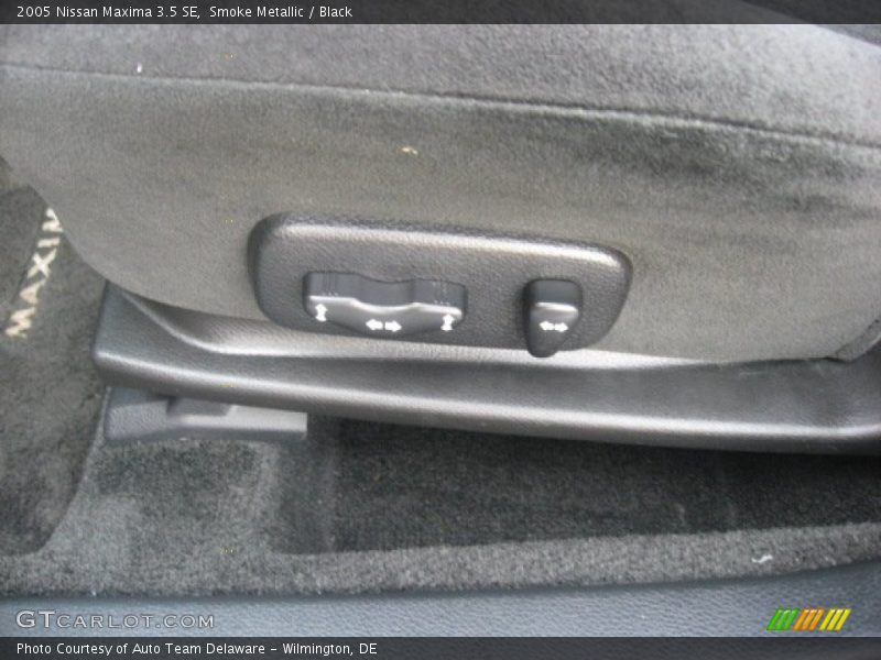Smoke Metallic / Black 2005 Nissan Maxima 3.5 SE