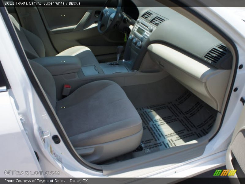 Super White / Bisque 2011 Toyota Camry