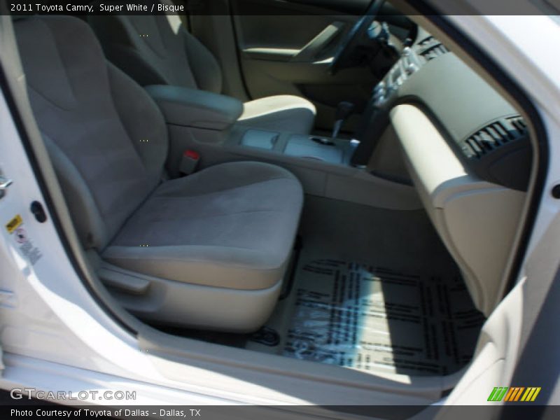 Super White / Bisque 2011 Toyota Camry