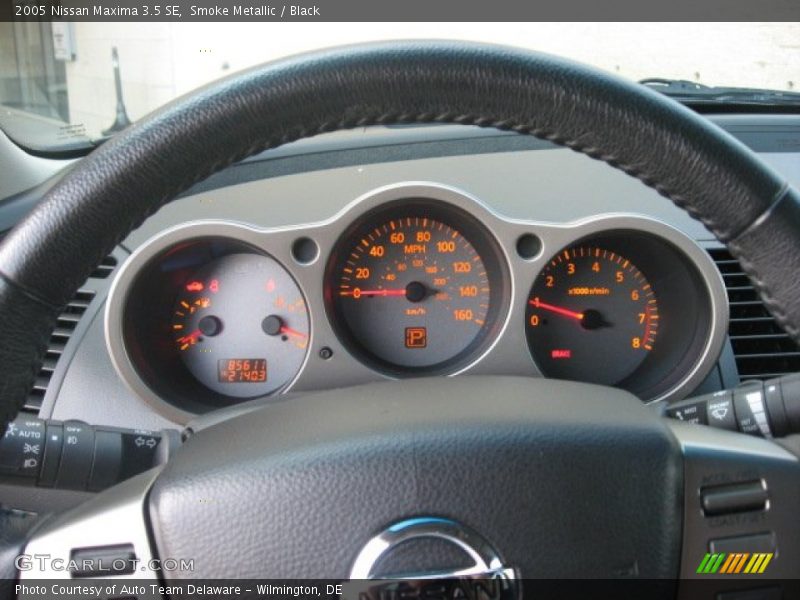 Smoke Metallic / Black 2005 Nissan Maxima 3.5 SE