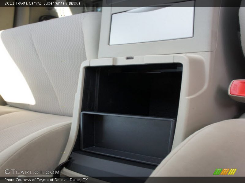 Super White / Bisque 2011 Toyota Camry