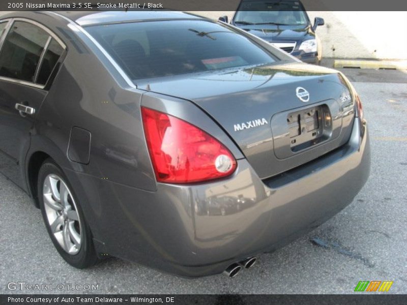 Smoke Metallic / Black 2005 Nissan Maxima 3.5 SE