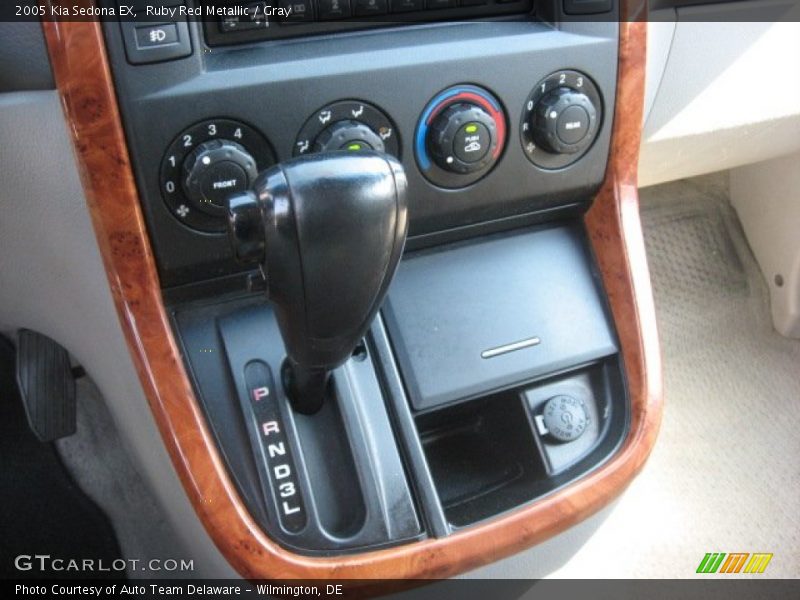 Ruby Red Metallic / Gray 2005 Kia Sedona EX